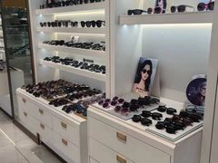 -J-Optical佳视明眼镜·蔡司视觉(青岛金茂览秀城店)
