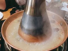 -果松木炭酸菜铜火锅·外婆参鸡汤