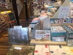 -猫的天空之城概念书店(杭州南宋御街店)