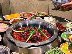 -洞亭火锅(防空洞总店)