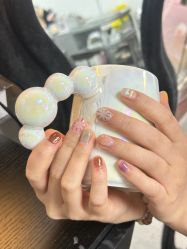 -芊屿芊浔美甲