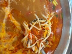 -黄利砖万峰林布依特色酸笋牛肉馆