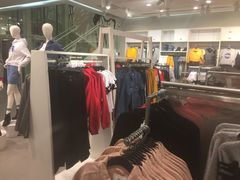 -H&M(鹏欣水游城店)