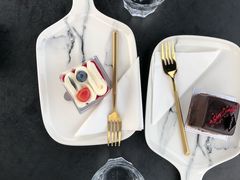 -UNI UNI(环亚凯瑟琳店)