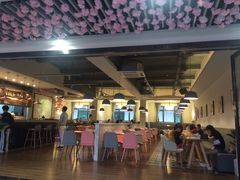 -樱花里音乐餐吧·牛扒椰子鸡(东圃店)
