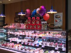 面包甜点陈列柜-巴黎贝甜(大宁国际商业广场店)