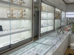 -翰佐蔡司小乐圆·依视路星趣控·暴龙眼镜折扣店