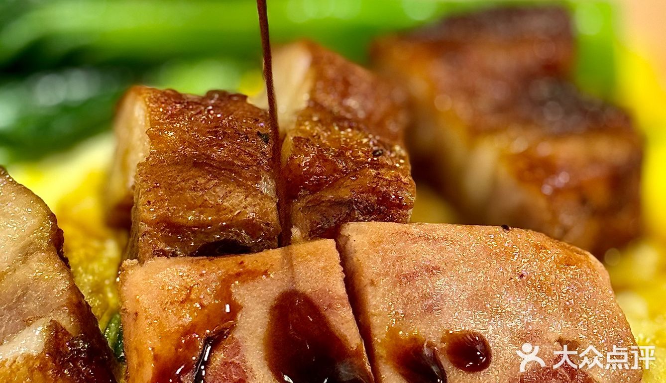 爱🐷星人有福了... 猪猪侠也爱吃的猪肘店... 🍖 
