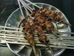 -烤肉小伙烤肉店
