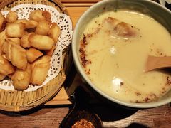 -云海肴·汽锅鸡·云南菜(天山百盛优客店)