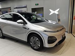 -小鹏汽车(上海静安大融城店)