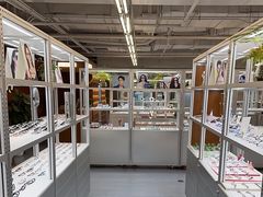 -无奔眼镜·蔡司·依视路授权店(马家堡店)