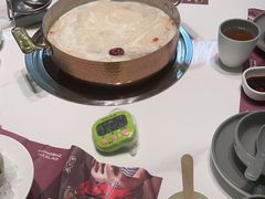 -洪氏嗨捞·广东猪肚鸡·椰子鸡火锅(西咸万象城店)