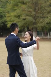 -LaMousse婚纱买手店