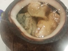 原椰炖乌鸡花胶-闻见中国海南菜(K11店)