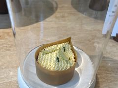 -VERIE BAKEHOUSE