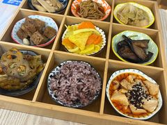 -轻蔬不用等·素食(江苏路店)