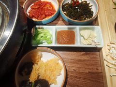 -明洞阿姨·韩式酱蟹烤肉·创意料理(三元桥店)