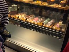 面包甜点陈列柜-麦当劳(中山八路店)