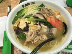 -蒙自源米线大王(东站店)