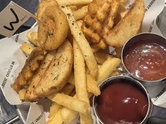 -W COLLECTIVE  DESSERT SHOP