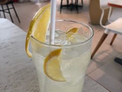 柠檬水-Cha Cha's Beach Cafe