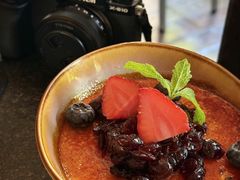 草莓蓝莓焦糖布丁-COMMUNE RESERVE幻师(愚园路店)
