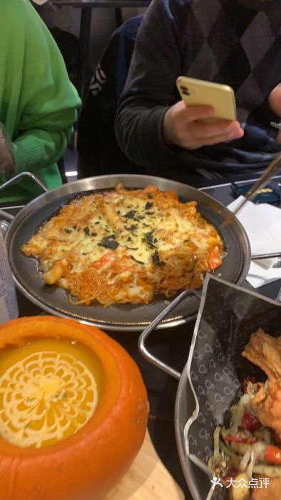 博欧姆新派韩国料理·炸鸡(艾尚店)芝士拉面炒年糕图片