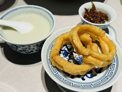 豆汁儿焦圈-四季民福烤鸭店(外滩外白渡桥店)