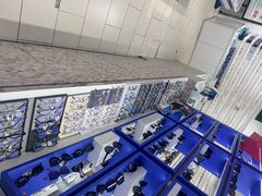-美式眼镜·授权蔡司.依视路.尼康.豪雅.明月(南翔印象城店)