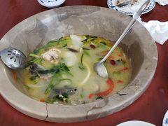 -姚记抚仙湖石锅鱼庄