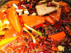 一次性红汤石锅（大）-潘小辣鲜肉老火锅