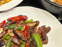 彩椒诺邓火腿炒见手青-滇野云南野生菌餐厅(陕西南路店)