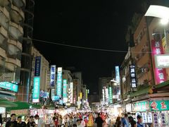 -六合夜市