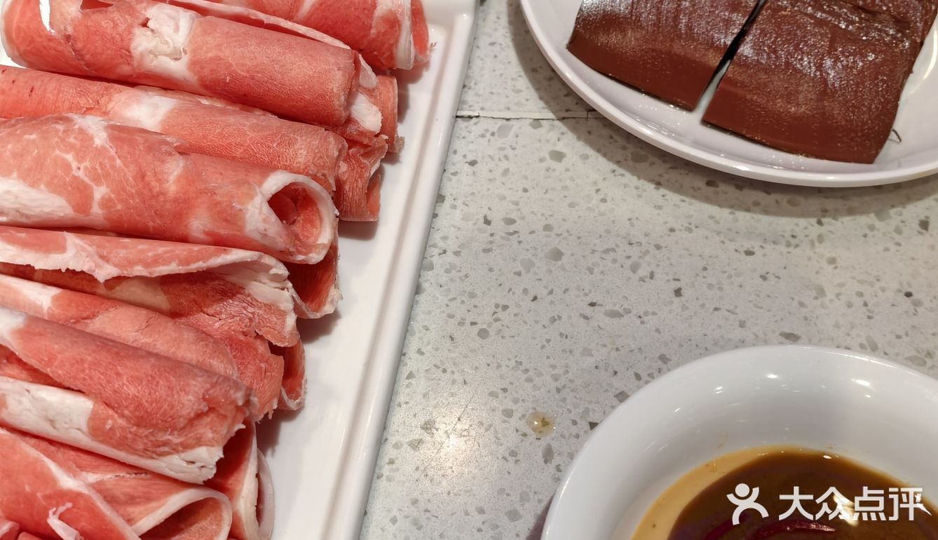 转角遇到羊蝎子火锅，这大口吃肉的感觉～爽！