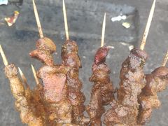 -劳动公园新疆人烤腰子