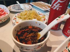 现炸辣椒油-东门口涮肉·砂锅·烤串(老门东店)