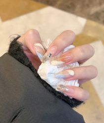 -悦指间美甲美睫
