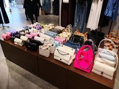 -URBAN REVIVO(北京斯普瑞斯奥特莱斯店)