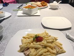 -三亚湾海居铂尔曼度假酒店