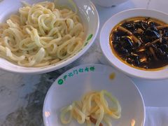 -尹记门钉肉饼(丰台站店)