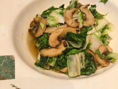 手捏菜口蘑-桂满陇·蟹黄小笼汤包(清河万象店)