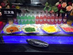 自助调料区-领鲜活海鲜榴莲自助火锅(东门店)