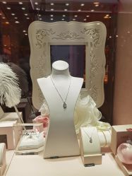 -六福珠寶(苏州人民商场店)