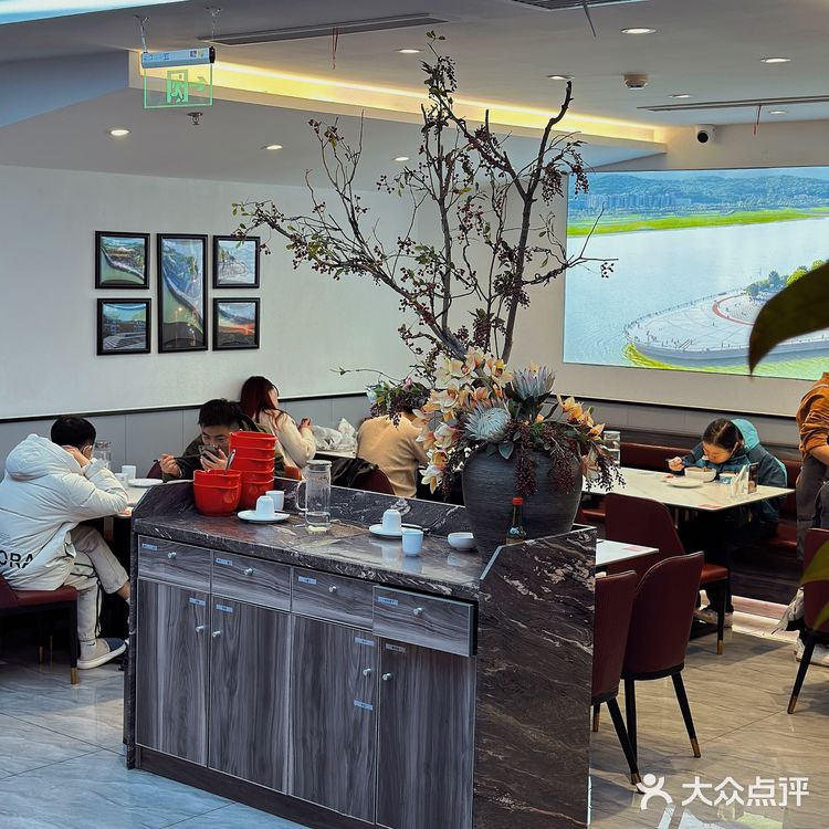 今天吃完明天还想吃的正宗湘菜馆,那叫一个香