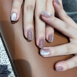 -花系美·美甲美睫精品店