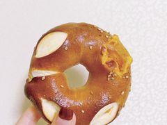 萝卜干芝士片碱水贝果-雀食面包店(钟楼店)