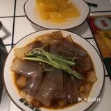 位于万宝广场三楼，店铺名字看上去像是串串店