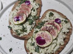 无花果手撕鸡肉tapas-Toris(LuOne凯德晶萃广场店)