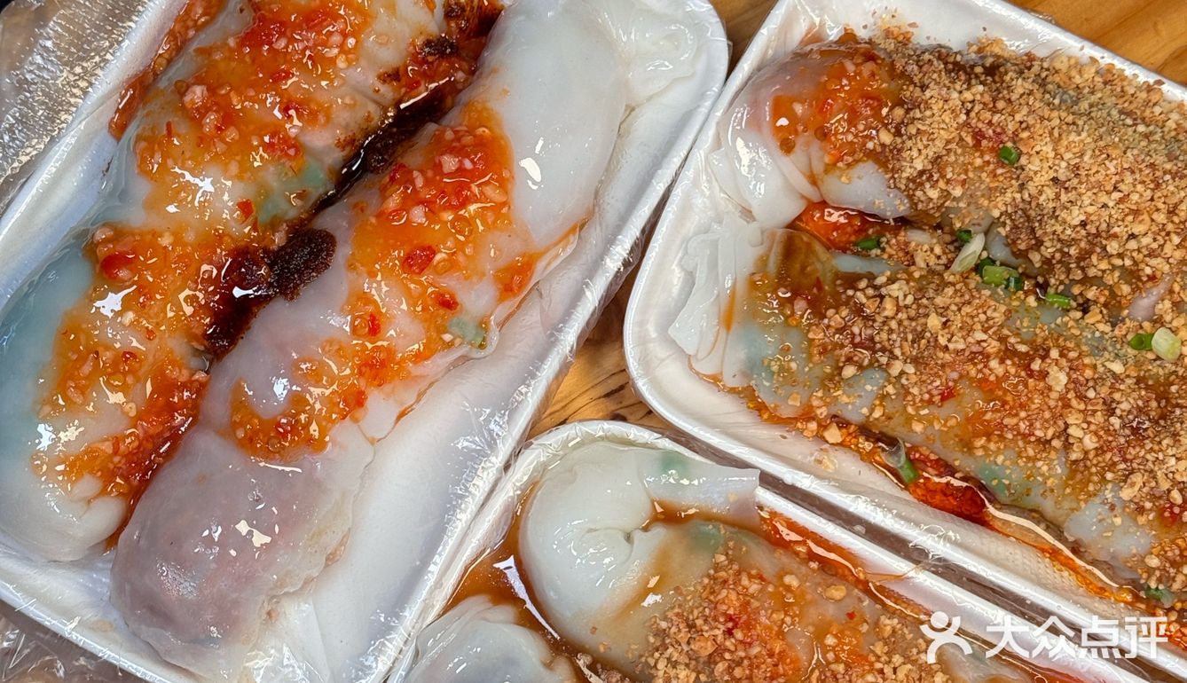 南宁的卷筒粉啊啊啊啊 一定要加多多的黄皮酱和花生碎